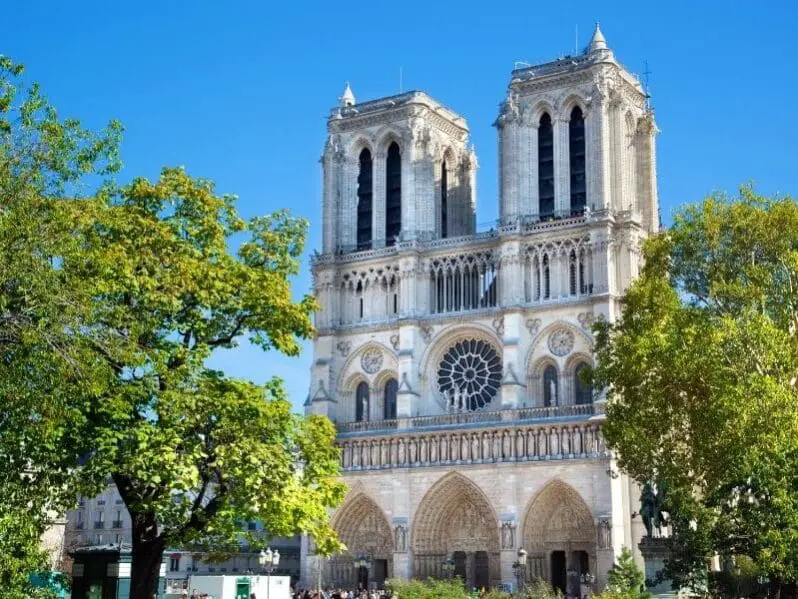 France «Pèlerinage à Lourdes et Paris» en mai 2027 | Spiritours