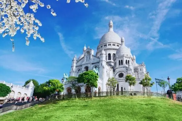France «Pèlerinage à Lourdes et Paris» en mai 2027 | Spiritours