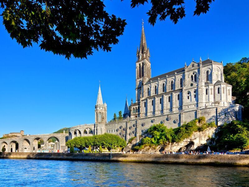 Pèlerinage au Porgual, Espagne et Lourdes avec Spiritours | Sanctuaire Notre-Dame de Lourdes