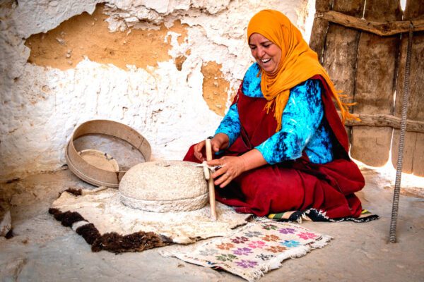 femme traditionnelle en tunisie
